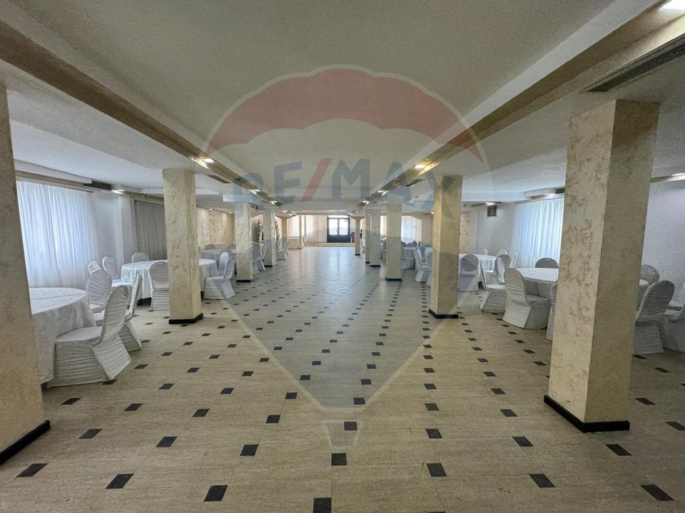 Spațiu comercial de 900mp de închiriat în zona Romanesti