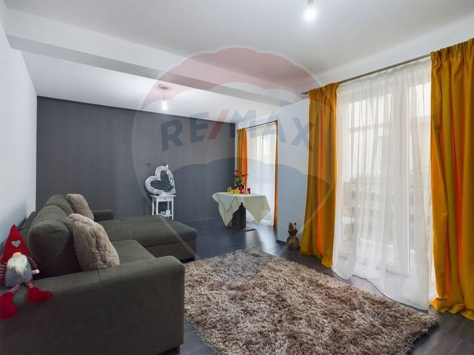 3 room Apartment for sale, Tractorul area