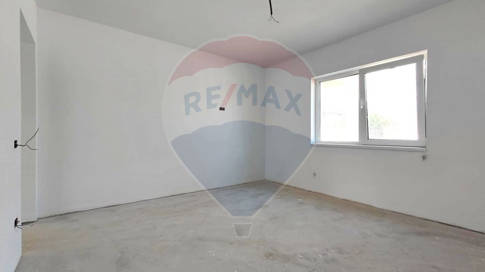 Casă / Vilă cu teren 371 mp de vânzare in Cumpana