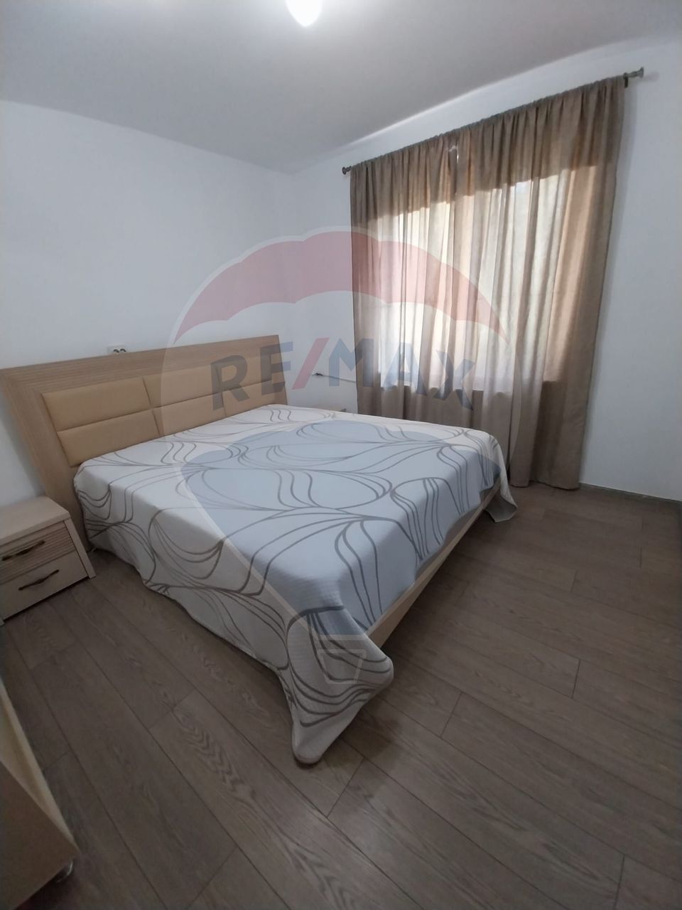 Inchiriere apartament 3 camere, decomandat, utilat si mobilat, Obor