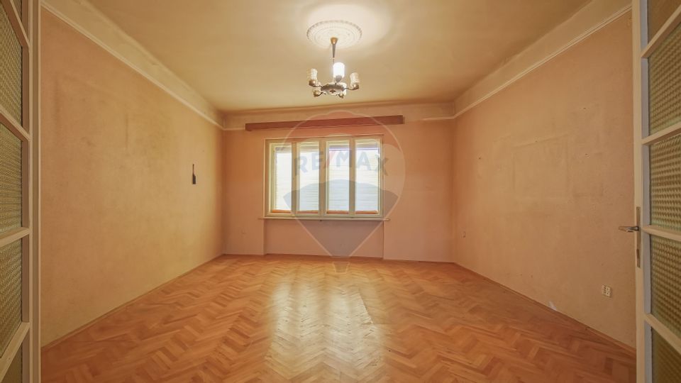 5 room House / Villa for sale