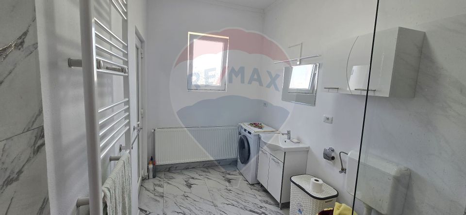 8 room House / Villa for sale