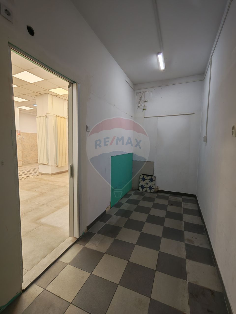 230.99sq.m Commercial Space for rent, Ultracentral area