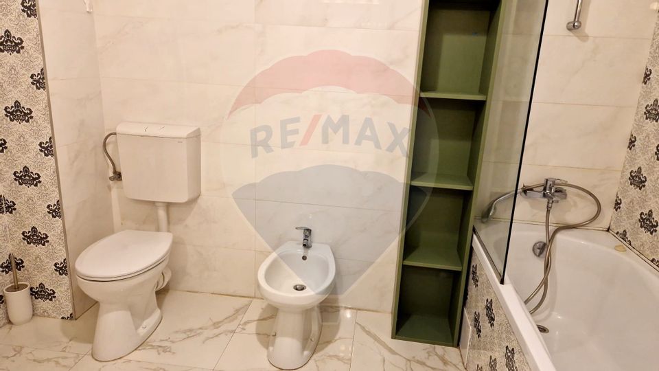 Apartament cu 3 camere de închiriat