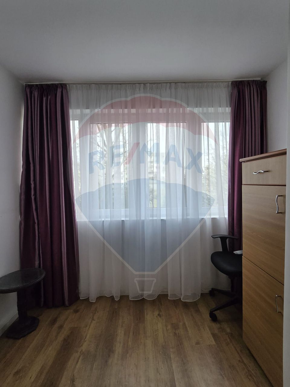 DE INCHIRIAT Apartament cu 2 camere în zona Pajura