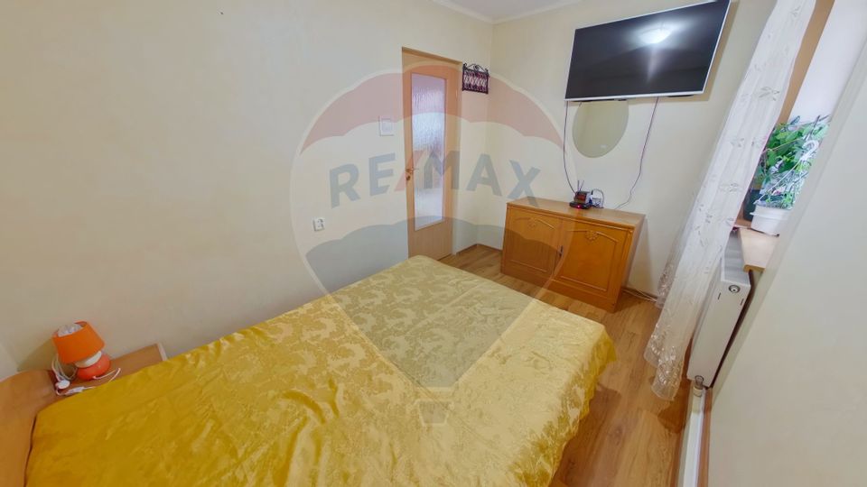 Apartament cu 3 camere de vânzare în zona centrala