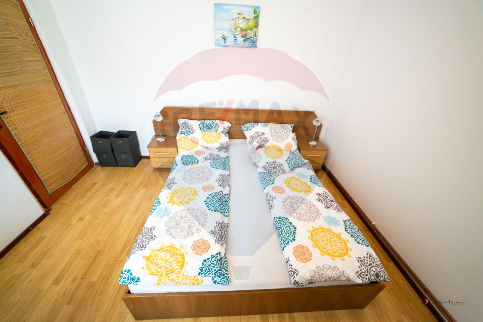 Imobil renovat, 2 apartamente, grădină și garaj – Turnu