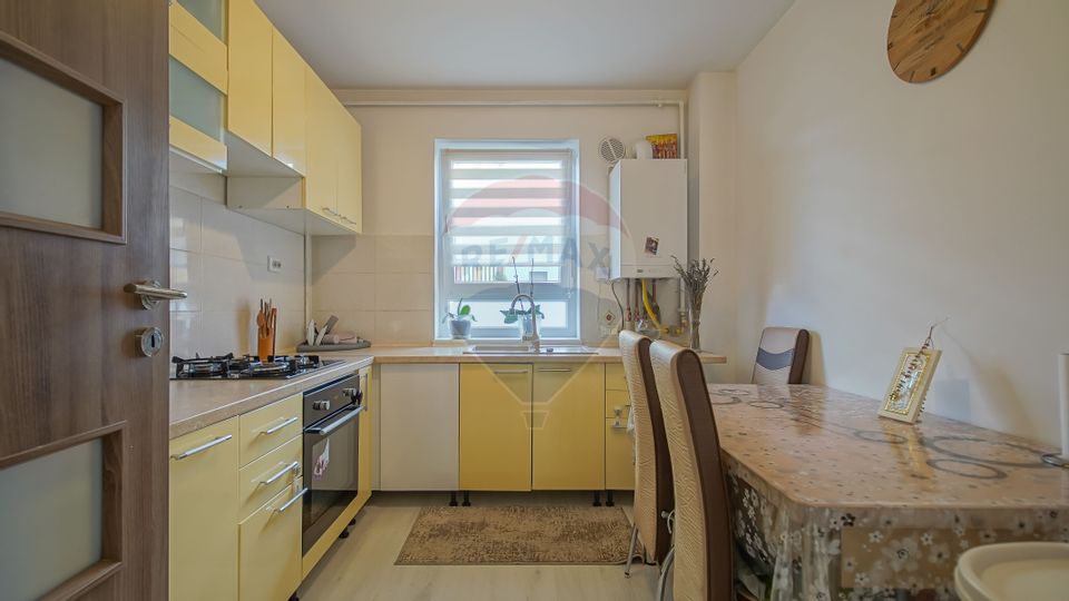 Apartament de 2 camere cu parcare si boxa in Tractorul
