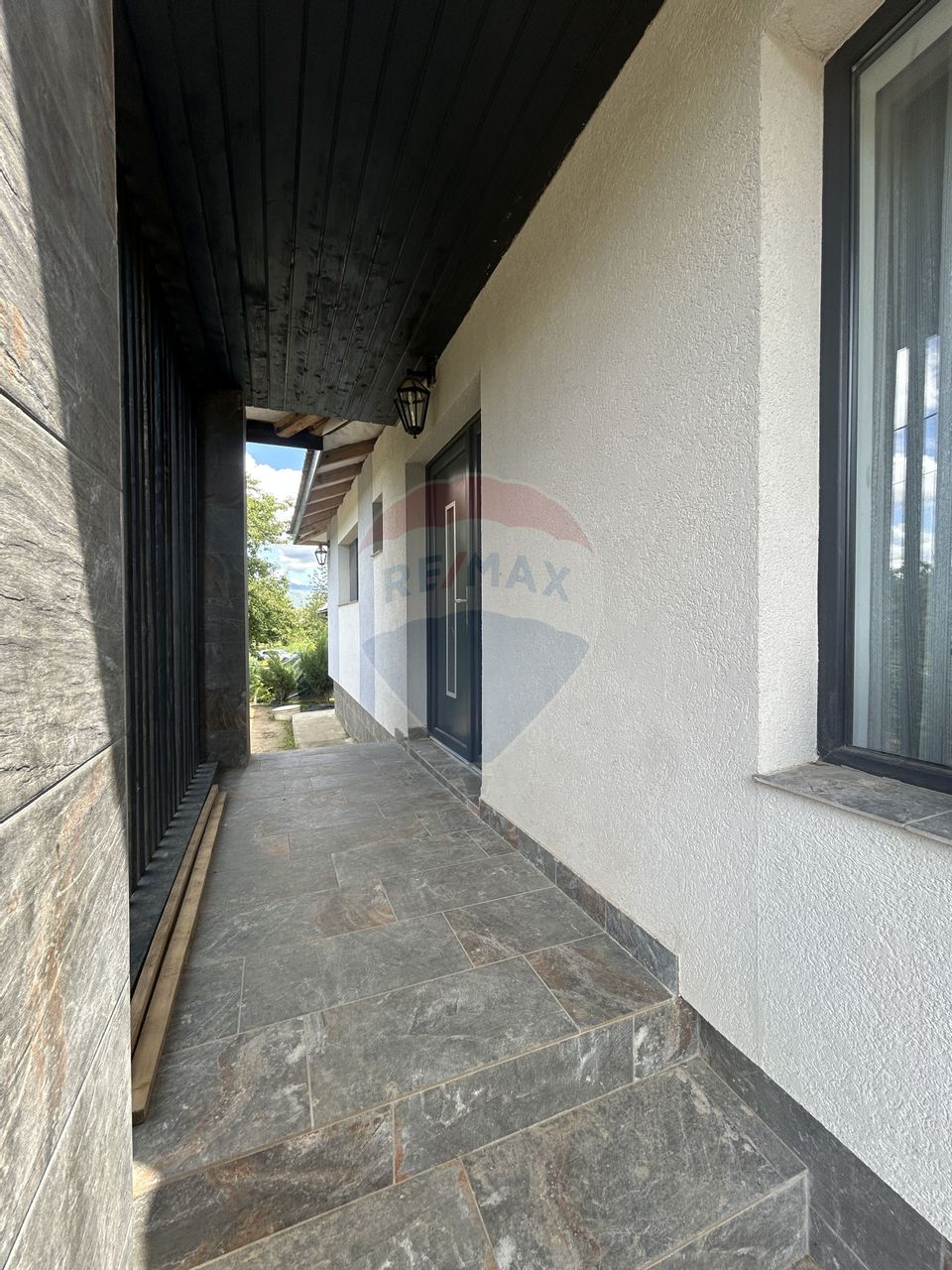 Casă finalizata pe un singur nivel, 14.5 ari teren – Satul Nou de Sus