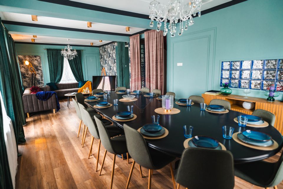 VILA “THE VARDO”, PREDELUT | 8 CAMERE DUBLE PREMIUM LANGA PADURE