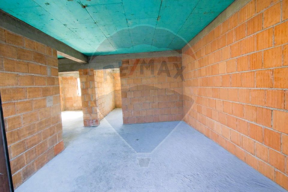 5 room House / Villa for sale