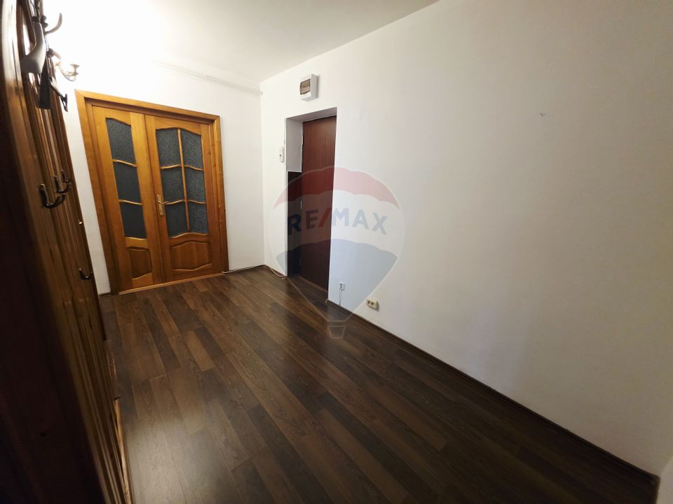 Apartament cu 2 camere de vânzare în zona 1 Mai