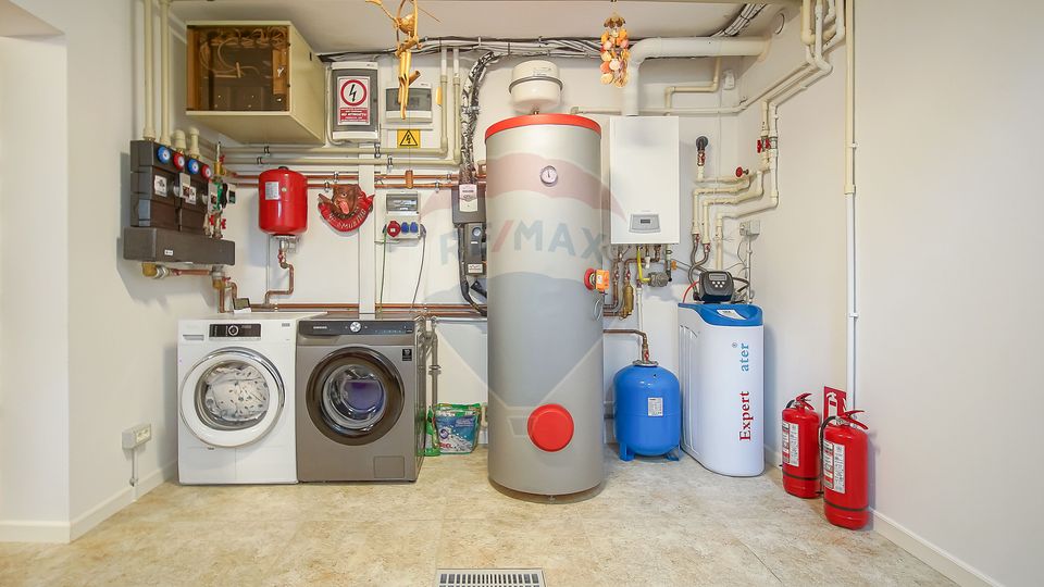 Casă premium cu 270 mp utili, 7 camere ,curte generoasă în Bartolomeu