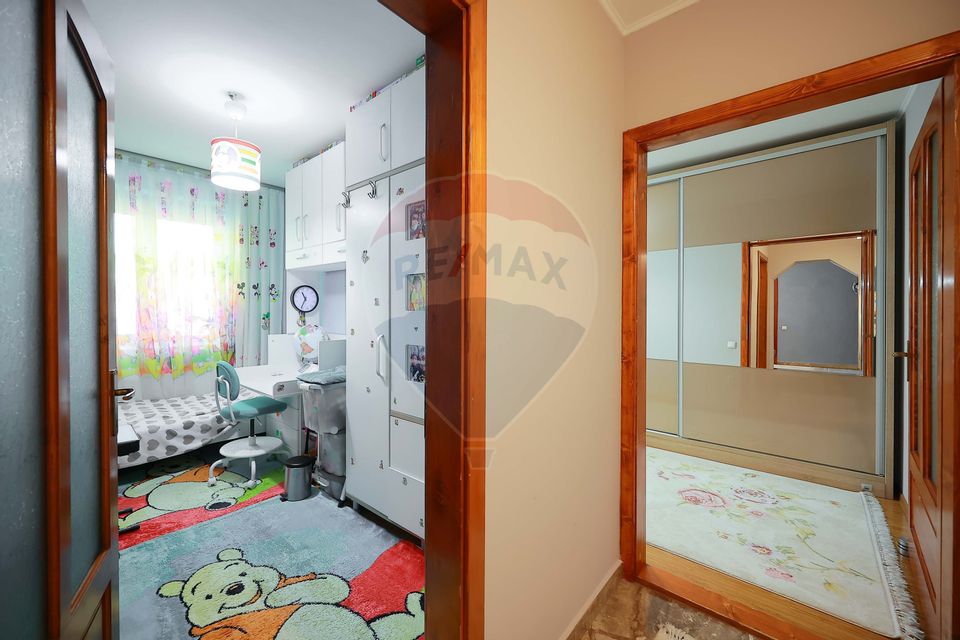 De vânzare Apartament cu 4 camere, lângă Podul Centenarului