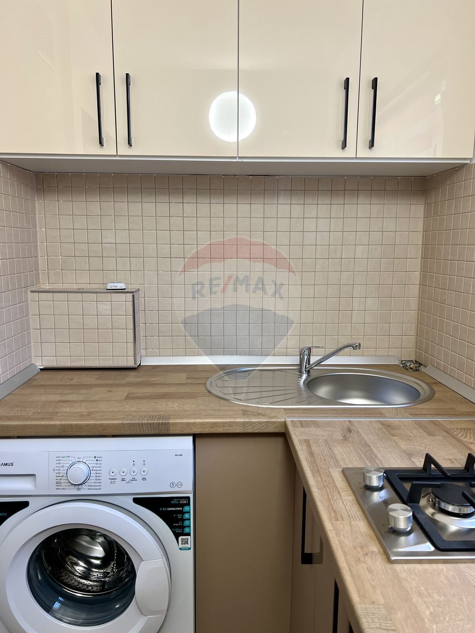 Garsoniera renovata la cheie de inchiriat zona 6 Vanatori,Arad