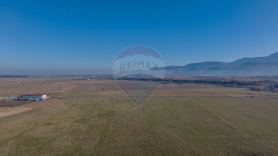 Teren 11,600mp Râșnov / DN 73 zona Tabăra, bonus un teren de 3000 mp