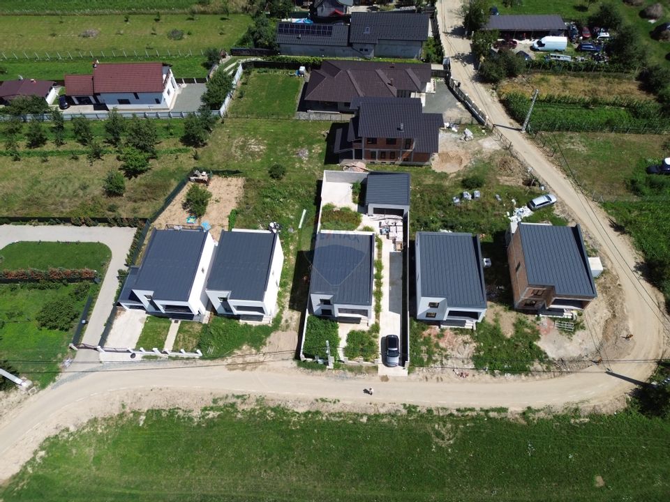 Casă moderne cu 4 camere de vânzare in SASAR / 5 ari teren / utilitati