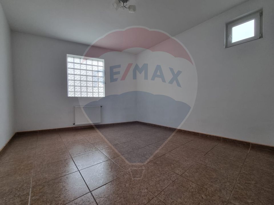 Spațiu comercial de 329 mp de închiriat în zona Casa de Cultura