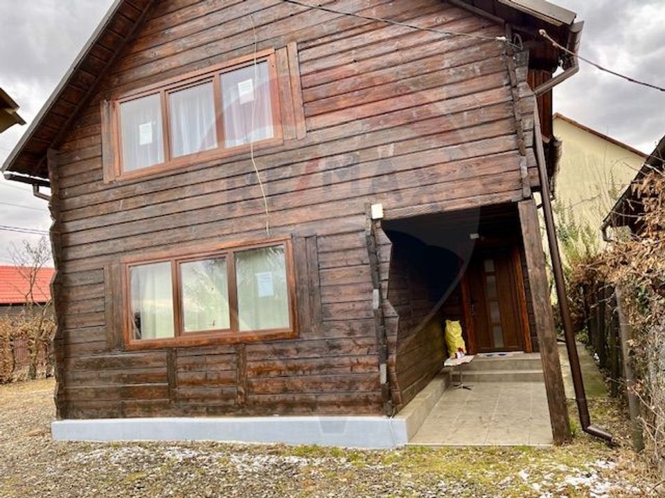 Casă / Vilă cu 4 camere de vânzare