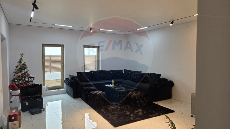 5 room House / Villa for sale