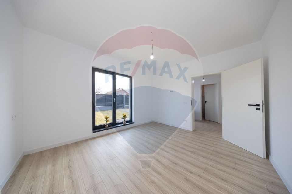 4 room House / Villa for sale