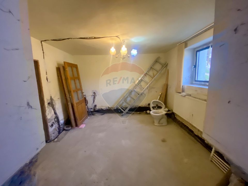 Vilă cu farmec istoric în Bușteni, pensiune sau locuință de vacanță!