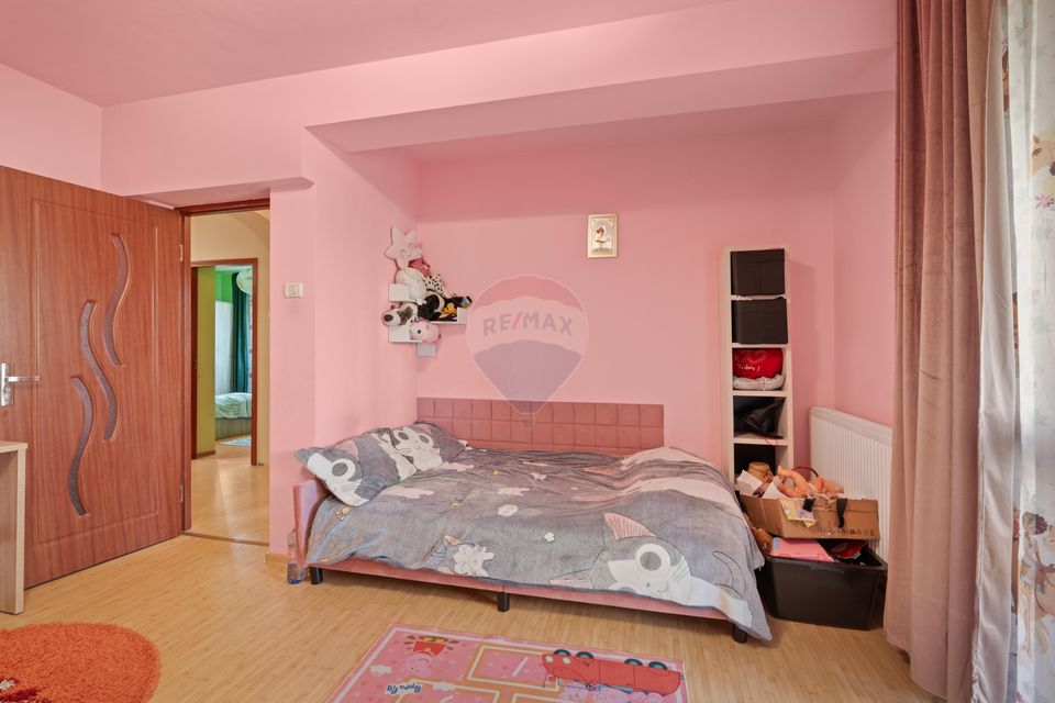 Casă / Vilă cu 6 camere de vânzare - Oraselul Copiilor