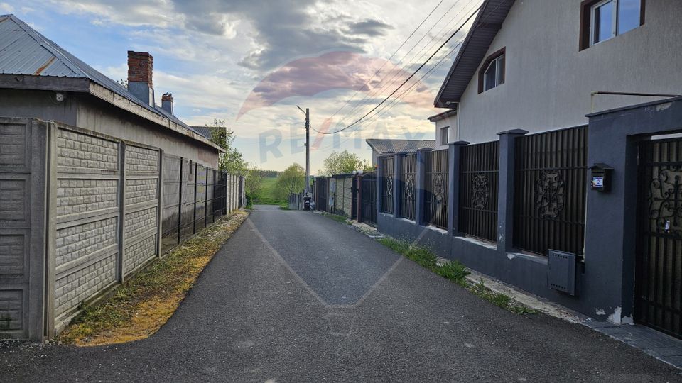 Casă / Vilă cu 4 camere de vânzare Dragomirești-Vale, curte proprie