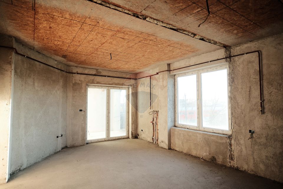 643sq.m Commercial Space for sale, Est area