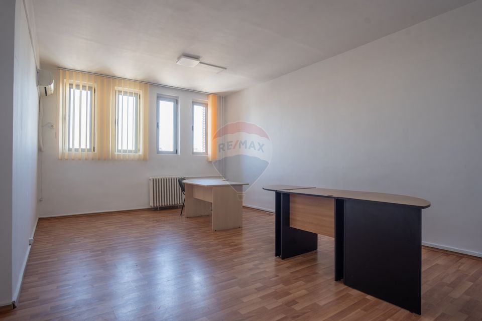 28sq.m Office Space for rent, Semicentral area