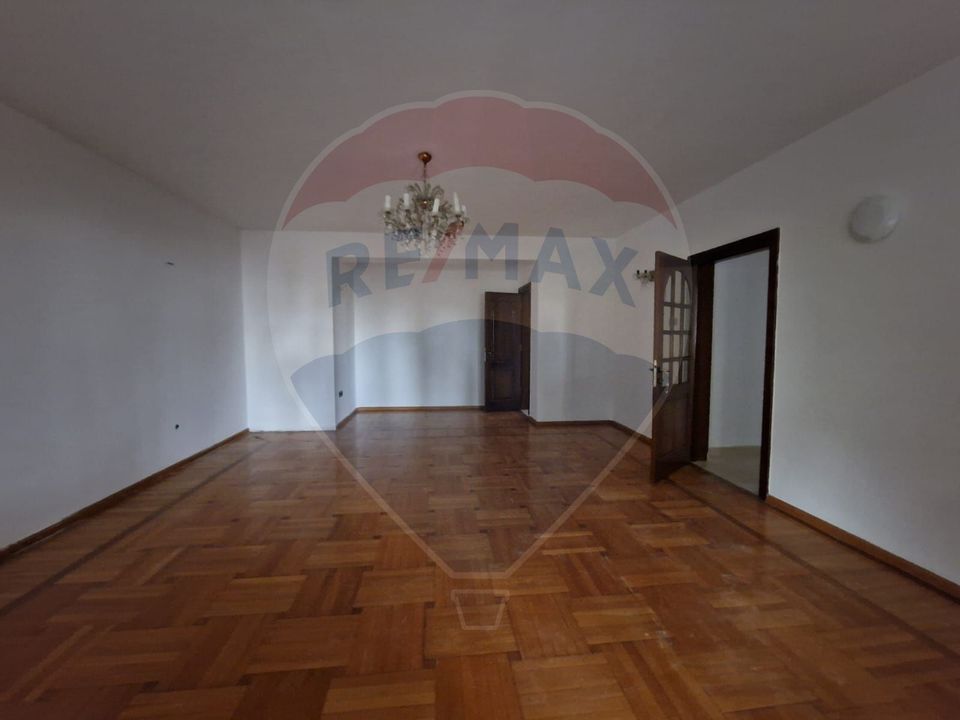 For Sale! Villa 6 rooms - Zorileanu