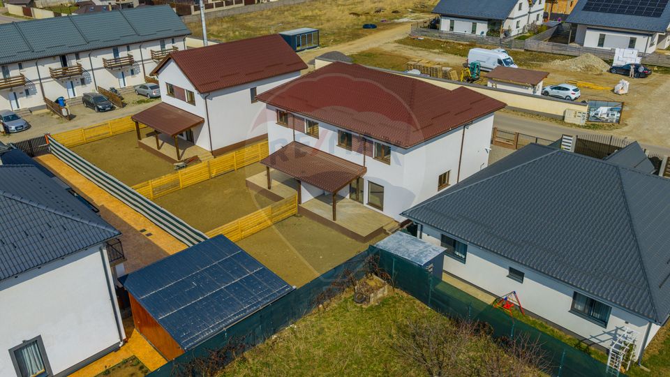 8 room House / Villa for sale