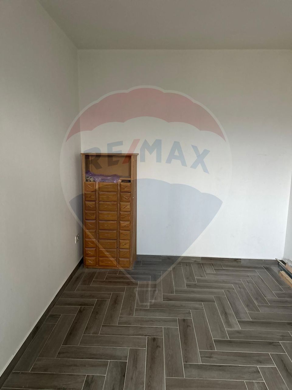 Apartament cu 2 camere de vânzare Savinesti