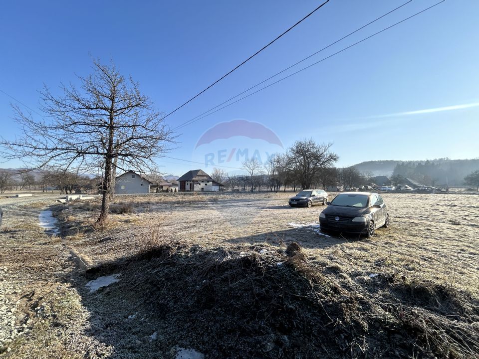 Land 3,720sqm Vad / Strada PRINCIPALA