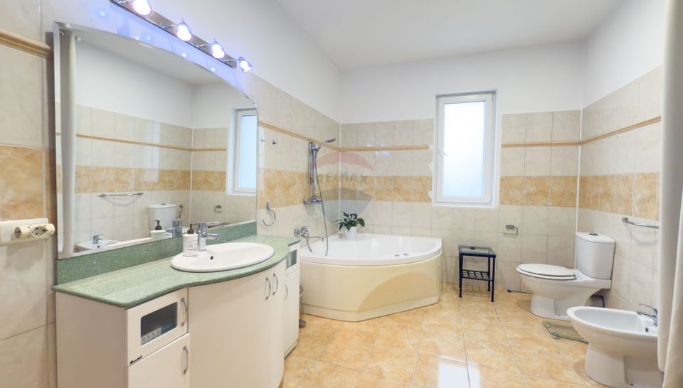 9 room House / Villa for sale