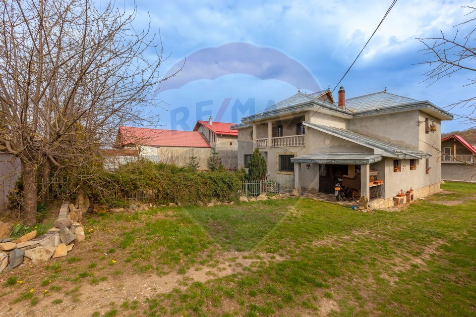 7 room House / Villa for sale, Vest area