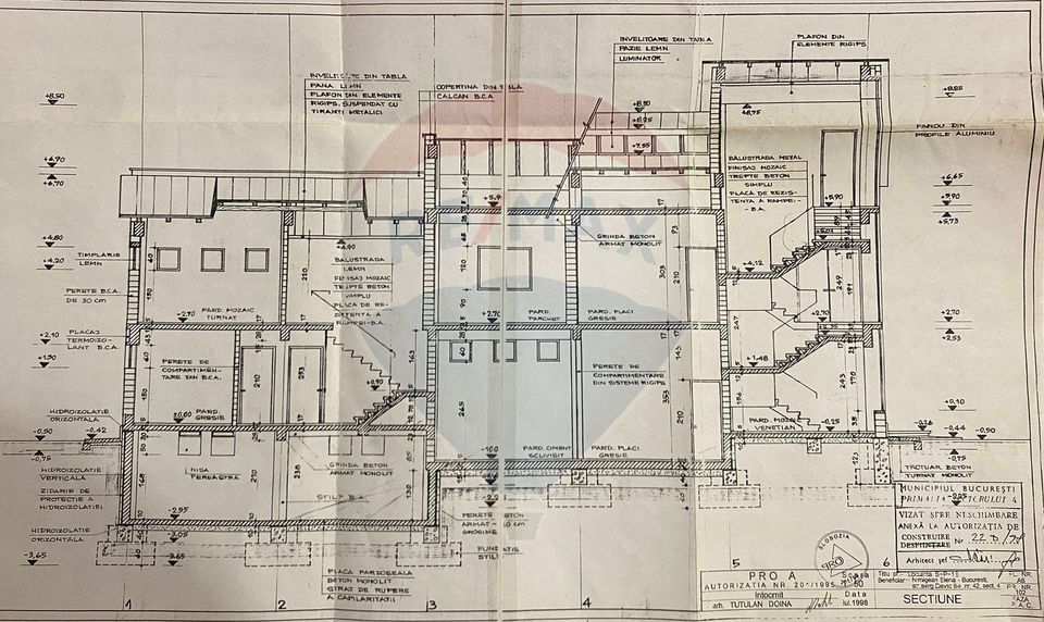 Casă / Vilă, și service cu spații de birouri, de vânzare în sector 4