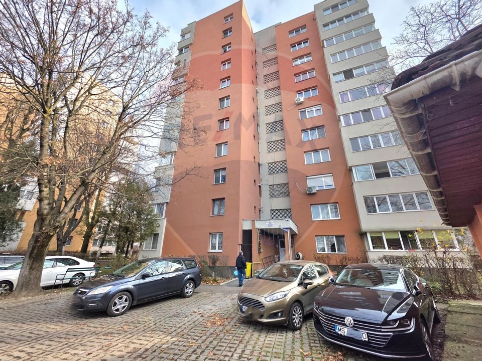 4 room Apartment for sale, Dambu Pietros area