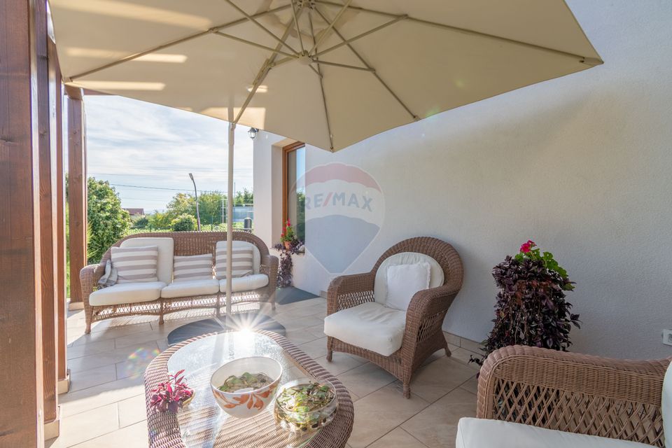 Proprietate exclusivista de vanzare: 2 case | 9 camere | 2000 mp teren