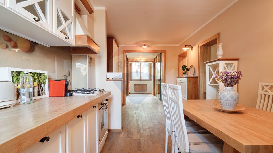 Apartament centru istoric cu garaj și loc de parcare