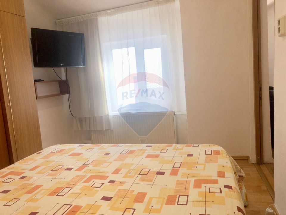 Apartament cu 3 camere de inchiriat zona P-ta Universitatii