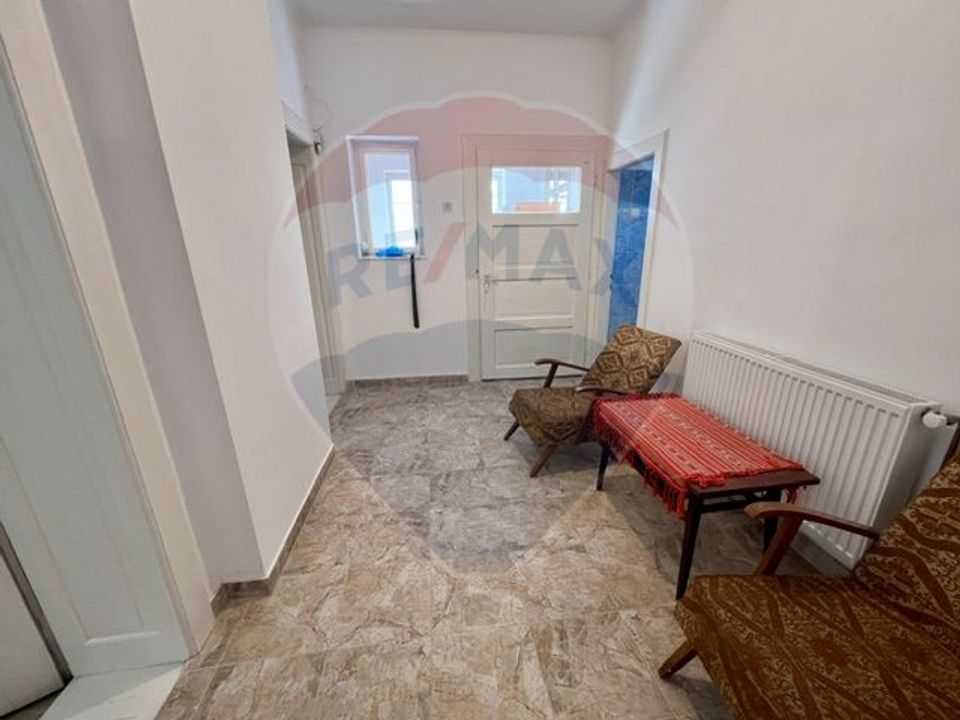 Apartament la casa de vanzare