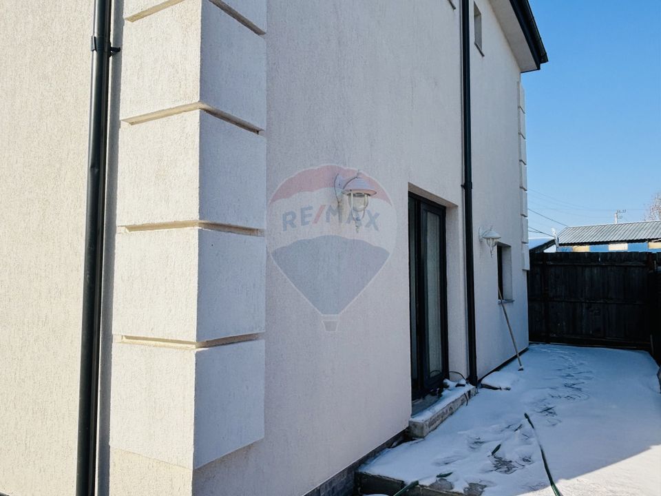 4 room House / Villa for sale