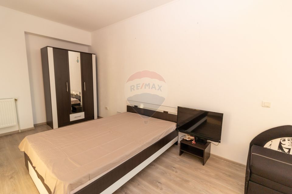 Apartament 2 camere, mobilat, str. Luica, posibilitate parcare