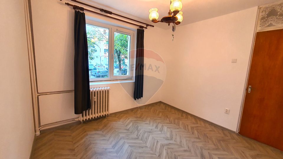 2 rooms apartment for sale in Teiul Doamnei area