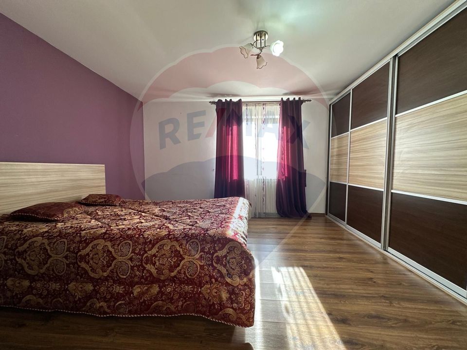 Casă / Vilă cu 5 camere de închiriat