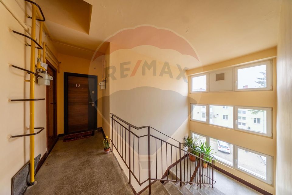 Apartament de vânzare 3 camere Chisineu Cris