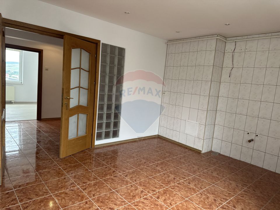4 room Apartment for sale, Calea Romanului area