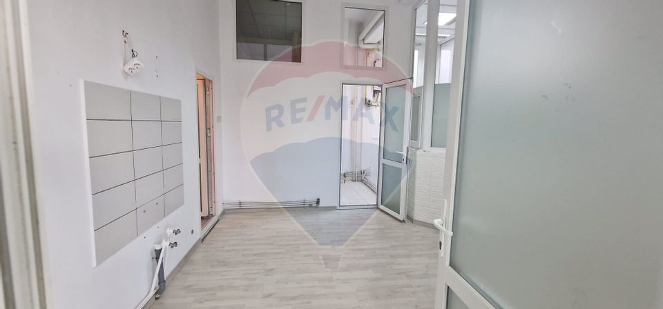 65sq.m Commercial Space for rent, Central area