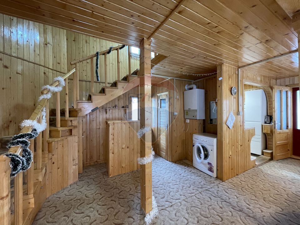 Vanzare Casă de vacanta in Predeal, langa padure, teren 360 mp